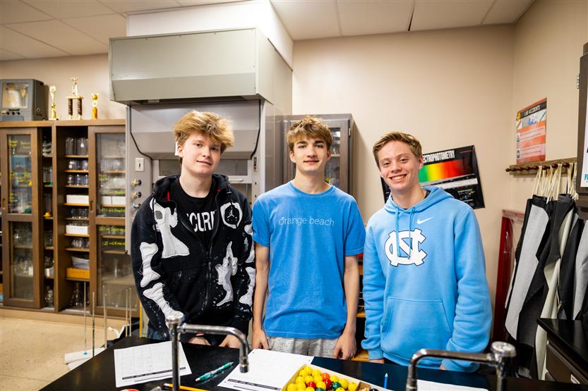 Franklin High students in chemistry class